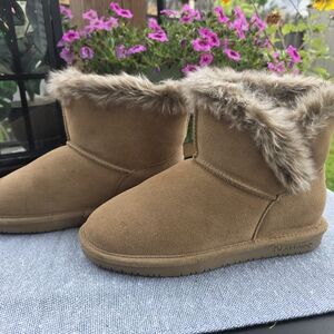 Helaina. BEARPAW. Womans Sz 8. Faux-fur/Suede. Winter Boots. Warm